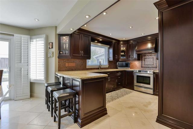 97 Dante Cres, House detached with 4 bedrooms, 4 bathrooms and 6 parking in Vaughan ON | Image 2