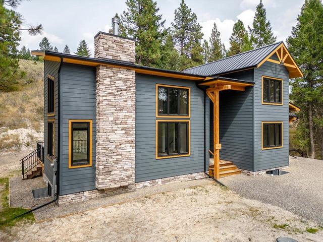 10 - 6674 Wardner Kikomun Road, House detached with 3 bedrooms, 3 bathrooms and null parking in East Kootenay C BC | Image 1