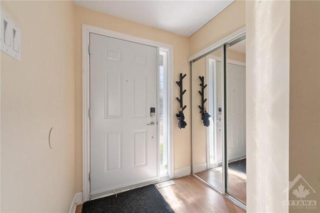 1703 Rodin Way, Townhouse with 3 bedrooms, 2 bathrooms and 1 parking in Ottawa ON | Image 3
