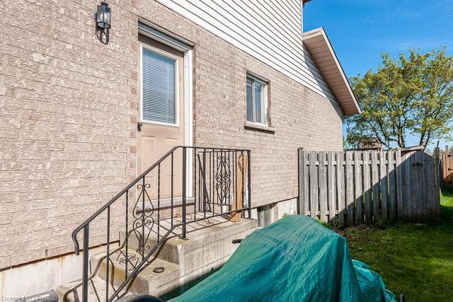 166 Perth Street, House semidetached with 3 bedrooms, 1 bathrooms and 3 parking in Stratford ON | Image 39