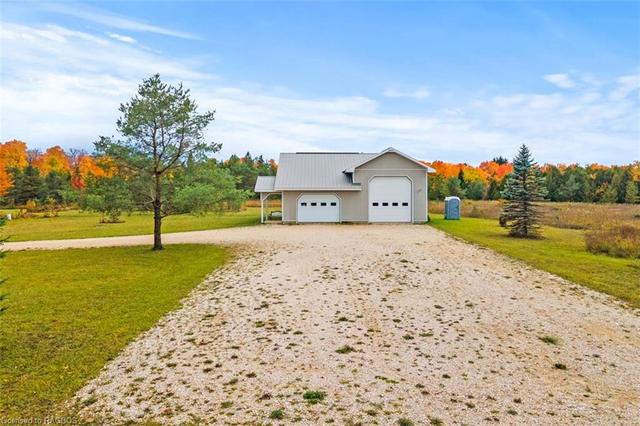 500015 Grey Road 12 Road, House detached with 4 bedrooms, 2 bathrooms and 22 parking in West Grey ON | Image 2