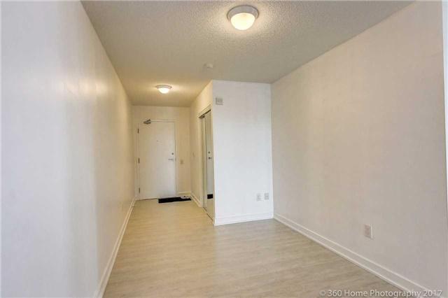 311 - 33 Singer Crt, Condo with 2 bedrooms, 2 bathrooms and 1 parking in Toronto ON | Image 2