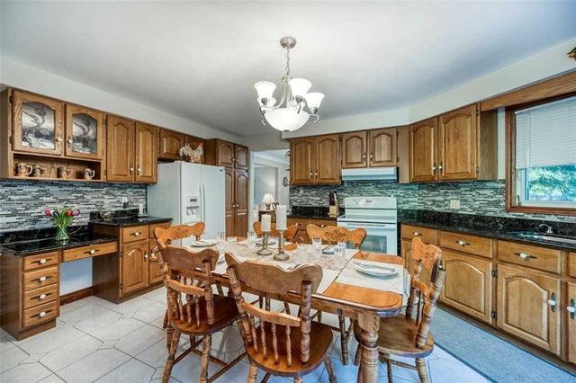 n7x1h5 - 2088 Clarence Dr, House detached with 4 bedrooms, 3 bathrooms and 4 parking in Sarnia ON | Image 13
