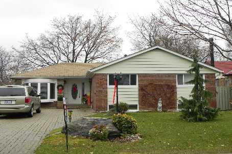 31 Burgby Ave, House detached with 3 bedrooms, 2 bathrooms and 6 parking in Brampton ON | Image 1