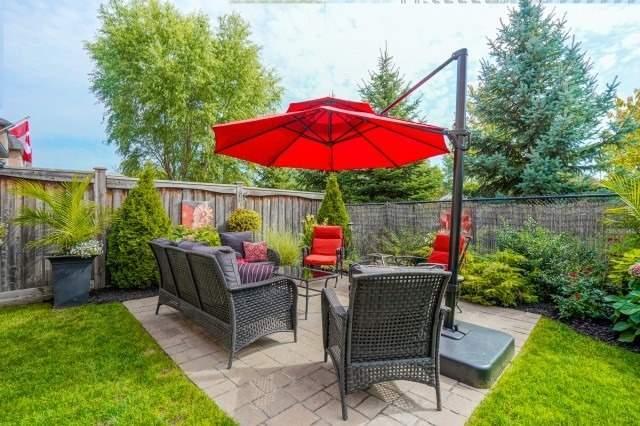 350 Bussel Cres, House attached with 3 bedrooms, 3 bathrooms and 2 parking in Milton ON | Image 1