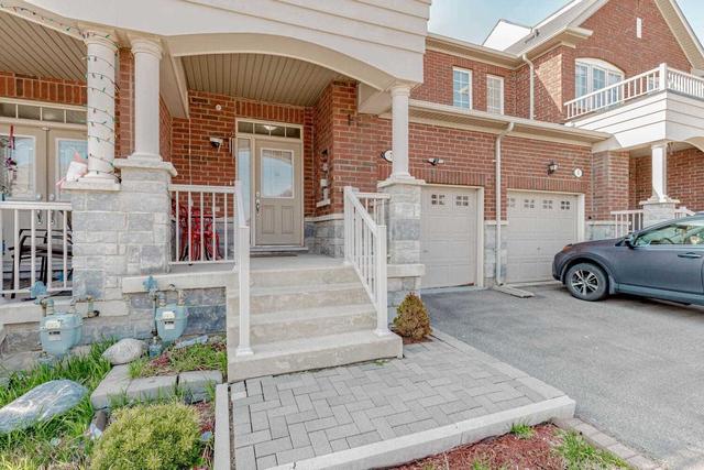 7 Pendulum Circ, House attached with 3 bedrooms, 4 bathrooms and 3 parking in Brampton ON | Image 1