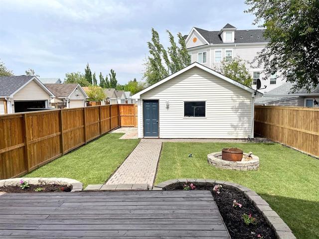 142 Inverness Lane Se, House detached with 3 bedrooms, 3 bathrooms and 2 parking in Calgary AB | Image 35