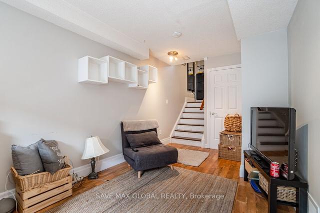 28 - 2 Clay Brick Crt, Townhouse with 3 bedrooms, 2 bathrooms and 2 parking in Brampton ON | Image 18