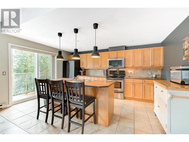 106 - 2120 Shannon Ridge Drive, Condo with 2 bedrooms, 2 bathrooms and null parking in West Kelowna BC | Image 14