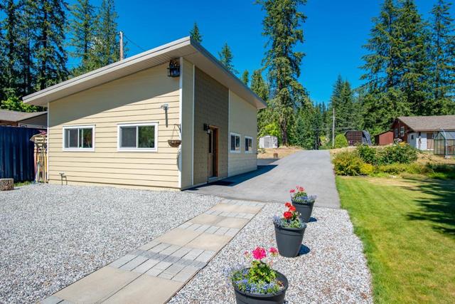 8334 Busk Road, House detached with 2 bedrooms, 2 bathrooms and 10 parking in Central Kootenay E BC | Image 96
