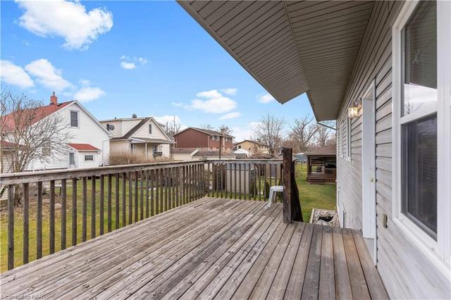 4128 Bridgewater Street, House detached with 4 bedrooms, 2 bathrooms and 4 parking in Niagara Falls ON | Image 6