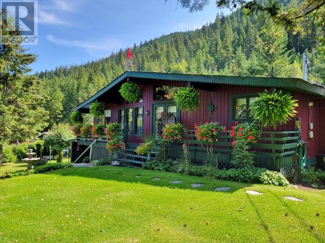 1733 Hazel Street, House detached with 4 bedrooms, 3 bathrooms and null parking in Williams Lake BC | Image 1