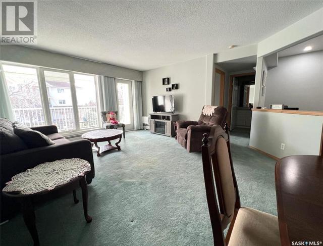 106 - 331 Macoun Drive, Condo with 2 bedrooms, 2 bathrooms and null parking in Swift Current SK | Image 4