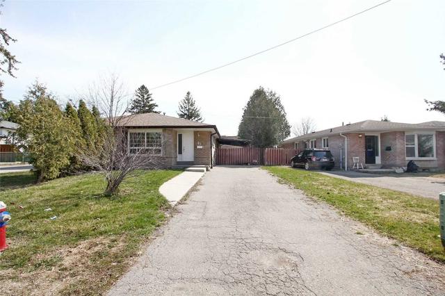 15 Juniper Cres, House semidetached with 3 bedrooms, 3 bathrooms and 4 parking in Brampton ON | Image 12