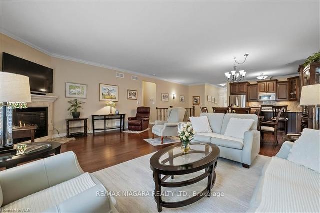 33 Hickory Ave, House detached with 2 bedrooms, 3 bathrooms and 4 parking in Niagara on the Lake ON | Image 9