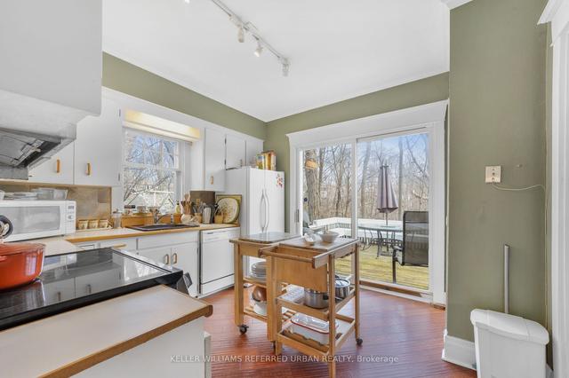 39 Addington Ave, House detached with 3 bedrooms, 2 bathrooms and 3 parking in Toronto ON | Image 8