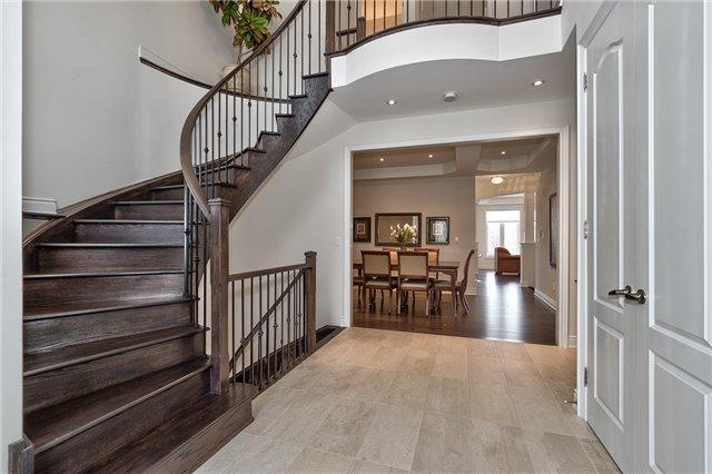 2439 Chateau Common, House attached with 3 bedrooms, 3 bathrooms and 2 parking in Oakville ON | Image 4