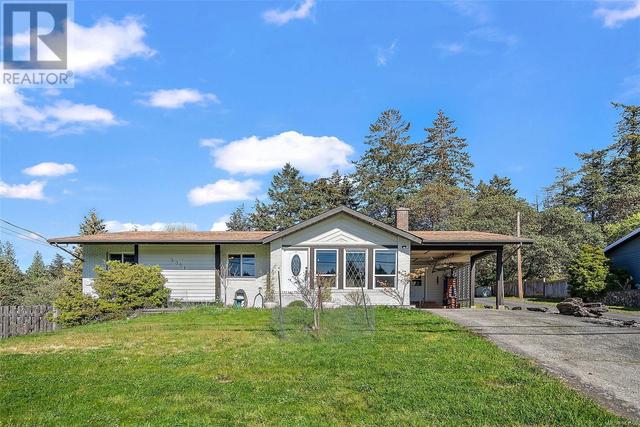 3351 Wishart Rd, House detached with 3 bedrooms, 2 bathrooms and 2 parking in Colwood BC | Image 3