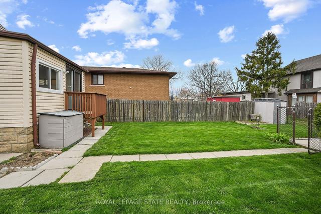 595 Fennell Ave E, House detached with 2 bedrooms, 1 bathrooms and 2 parking in Hamilton ON | Image 28