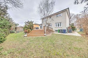 17 Mandel Cres, House detached with 4 bedrooms, 3 bathrooms and 6 parking in Toronto ON | Image 17