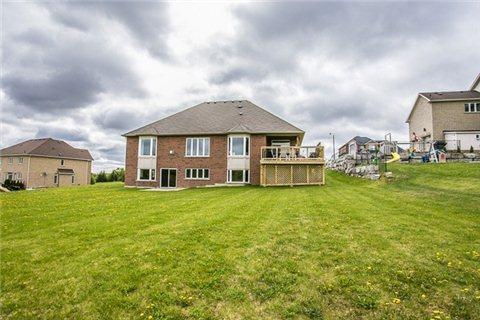 18 Upper Canada Dr, House detached with 3 bedrooms, 3 bathrooms and 6 parking in Erin ON | Image 18