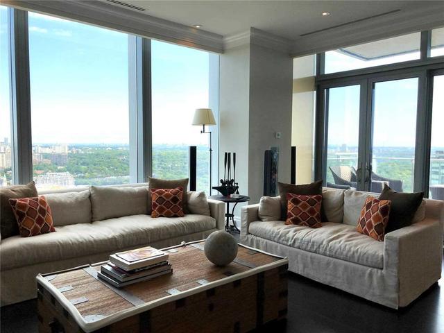3702 - 50 Yorkville Ave, Condo with 2 bedrooms, 3 bathrooms and 2 parking in Toronto ON | Image 1
