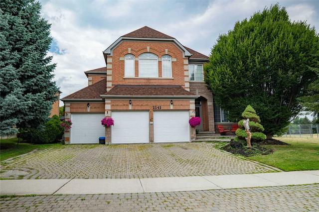 2245 Manor Hill Dr, House detached with 5 bedrooms, 7 bathrooms and 6 parking in Mississauga ON | Card Image
