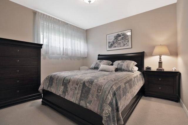 511 Sandbrook Rd, House detached with 3 bedrooms, 2 bathrooms and 1 parking in Oakville ON | Image 9