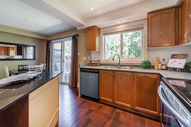 331 Pettigrew Tr, House semidetached with 3 bedrooms, 3 bathrooms and 2 parking in Milton ON | Image 3