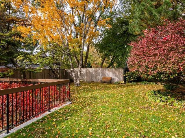 2 - 10 Buller Ave, Townhouse with 3 bedrooms, 2 bathrooms and 1 parking in Toronto ON | Image 28