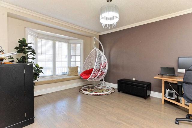 26 Cogswell Cres, House detached with 3 bedrooms, 4 bathrooms and 6 parking in Brampton ON | Image 39