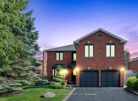 246 Jelley Ave, House detached with 5 bedrooms, 4 bathrooms and 4 parking in Newmarket ON | Card Image