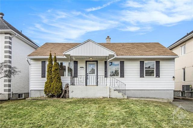 1891 Kingsdale Avenue, House detached with 4 bedrooms, 2 bathrooms and 2 parking in Ottawa ON | Image 2