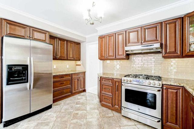 596 Maitland Dr, House detached with 4 bedrooms, 4 bathrooms and 4 parking in Pickering ON | Image 3