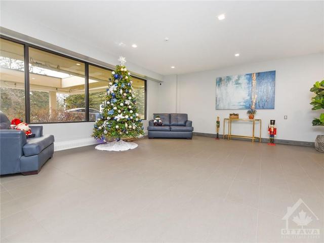 104 - 665 Bathgate Drive, Condo with 2 bedrooms, 1 bathrooms and 1 parking in Ottawa ON | Image 3
