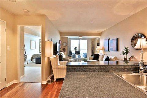 803 - 230 King St E, Condo with 2 bedrooms, 1 bathrooms and 1 parking in Toronto ON | Image 9