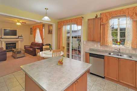 8 Gander Cres, House detached with 4 bedrooms, 3 bathrooms and 2 parking in Brampton ON | Image 3
