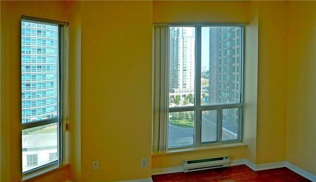 1002 - 18 Lee Centre Dr, Condo with 3 bedrooms, 2 bathrooms and 1 parking in Toronto ON | Image 10