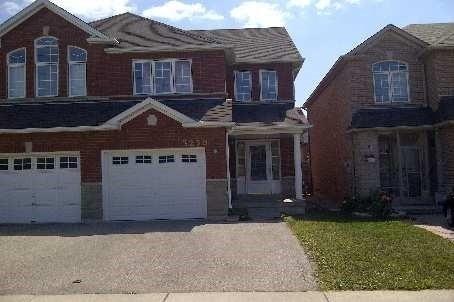 3238 Apricot St, House semidetached with 3 bedrooms, 3 bathrooms and 3 parking in Mississauga ON | Image 1