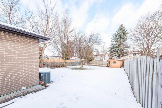62 Rutherford Rd, House detached with 3 bedrooms, 2 bathrooms and 2 parking in Brampton ON | Image 22