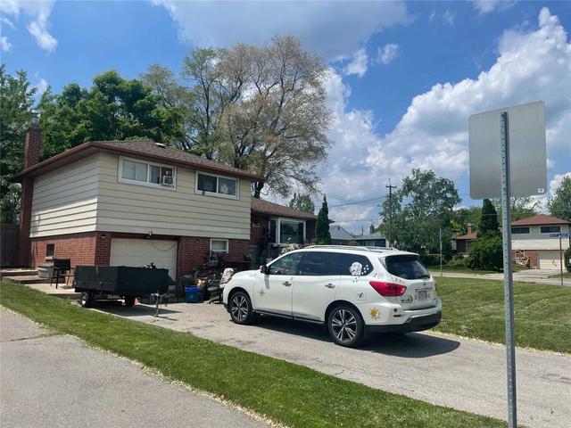 1330 Tyrrell Rd, House detached with 3 bedrooms, 1 bathrooms and 4 parking in Burlington ON | Image 1