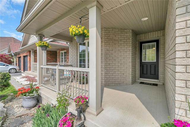 136 Mcarthur Crescent, House semidetached with 3 bedrooms, 3 bathrooms and null parking in Guelph ON | Image 31