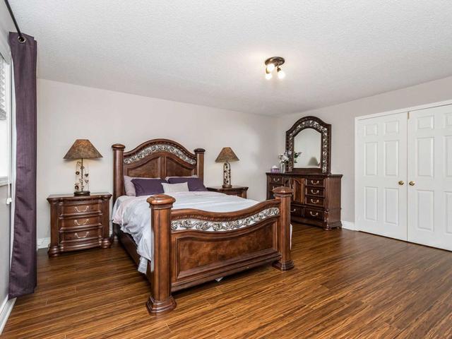 383 Hobbs Cres, House attached with 3 bedrooms, 3 bathrooms and 2 parking in Milton ON | Image 31
