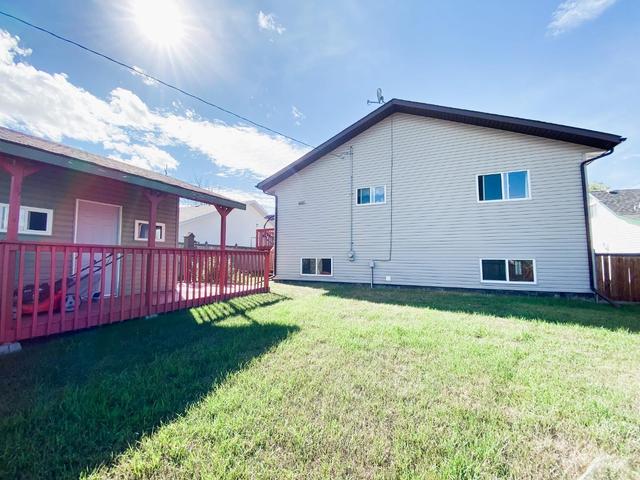 4503 50 Street, House detached with 3 bedrooms, 2 bathrooms and 4 parking in Saddle Hills County AB | Image 46