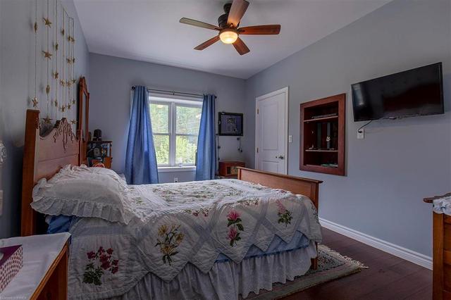 303 Old Hamburg Road, House detached with 4 bedrooms, 2 bathrooms and 22 parking in Greater Napanee ON | Image 33