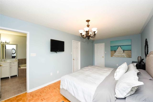 19 Cedarvalley Blvd, House attached with 4 bedrooms, 3 bathrooms and 4 parking in Brampton ON | Image 15
