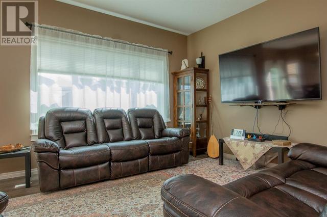 8833 73 Avenue, House detached with 3 bedrooms, 3 bathrooms and 4 parking in Grande Prairie AB | Image 9