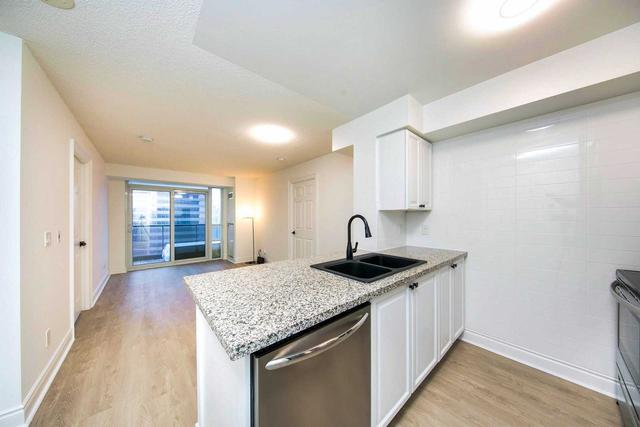 2314 - 15 Greenview Ave, Condo with 2 bedrooms, 2 bathrooms and 1 parking in Toronto ON | Card Image
