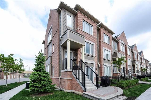 145 Lewis Honey Dr, Townhouse with 2 bedrooms, 3 bathrooms and 1 parking in Aurora ON | Image 2