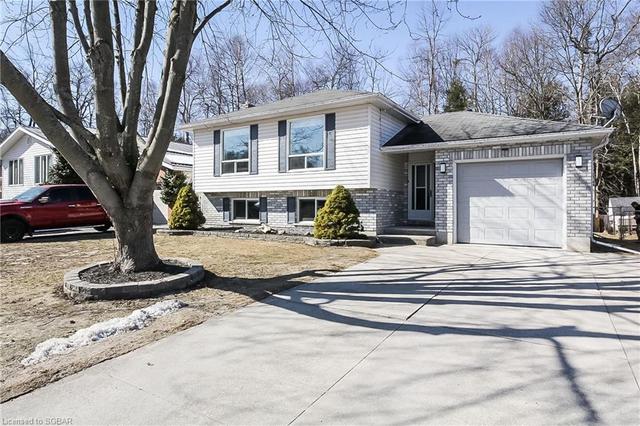 42 Innisbrook Drive, House detached with 4 bedrooms, 2 bathrooms and 5 parking in Wasaga Beach ON | Image 1